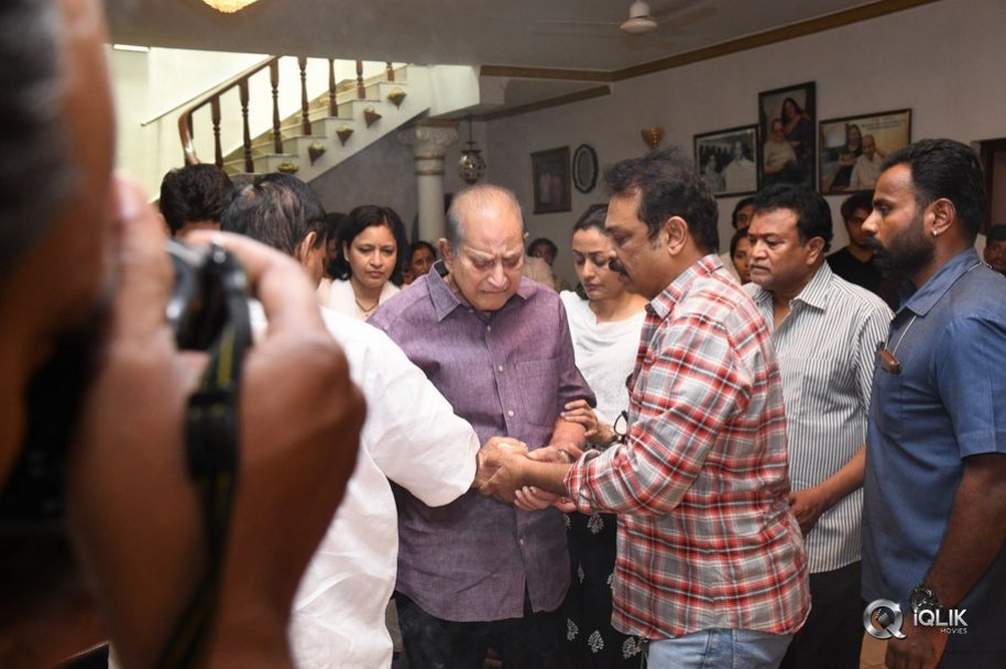 Celebrities-Pay-Homage-to-Vijaya-Nirmala-Garu